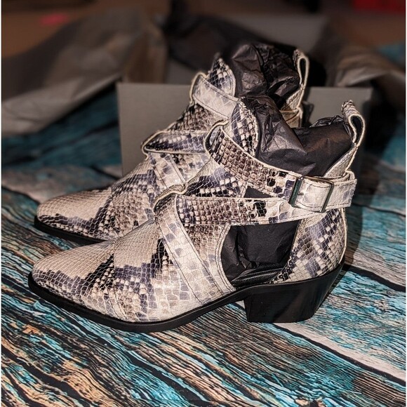 AllSaints Size 7 NIB Darcy Printed Leather Pointed Toe Ankle Boots Summer Snake - Picture 1 of 12